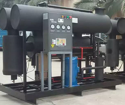 100立方(fang)冷凍式幹(gan)燥機